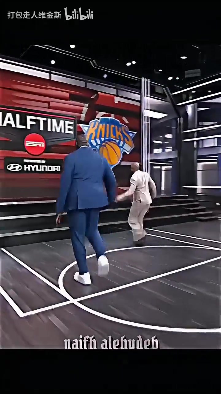 【精彩剪辑】老家伙依然不忘耍宝！奥尼尔的演播室赛跑环节！