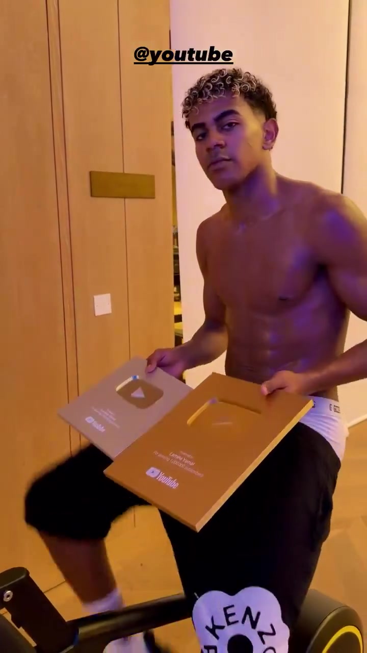 【体育视频】也是晋升流量大网红了！亚马尔开播油管没两天狂揽百万粉丝