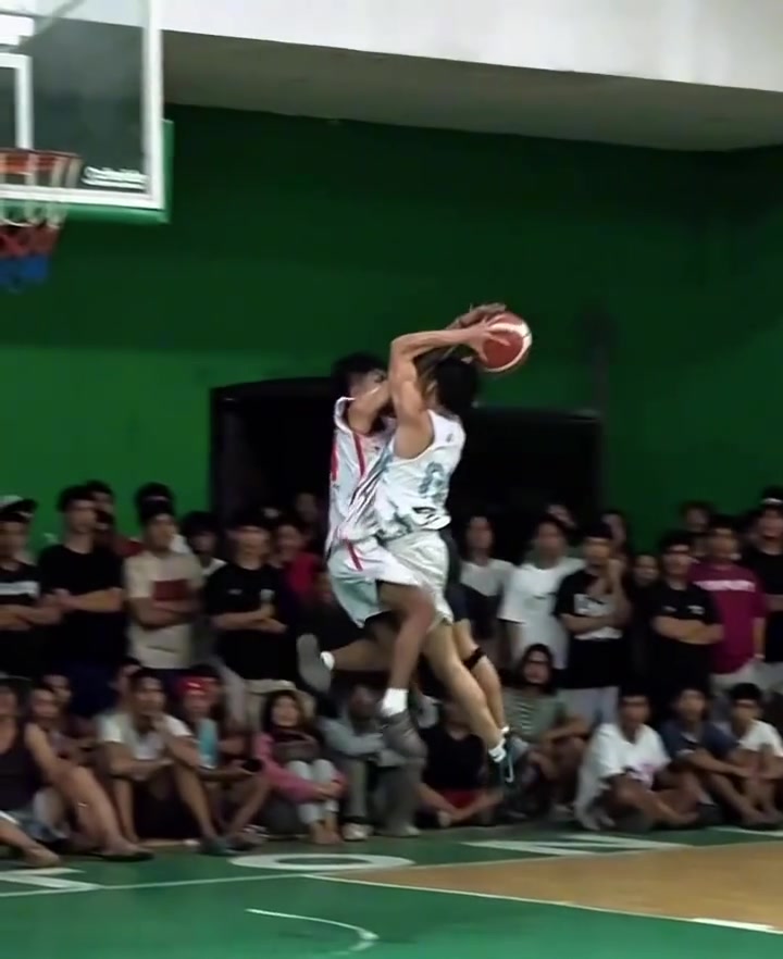 【篮球】攻也攻爽了，防也防爽了，这个才叫对抗！