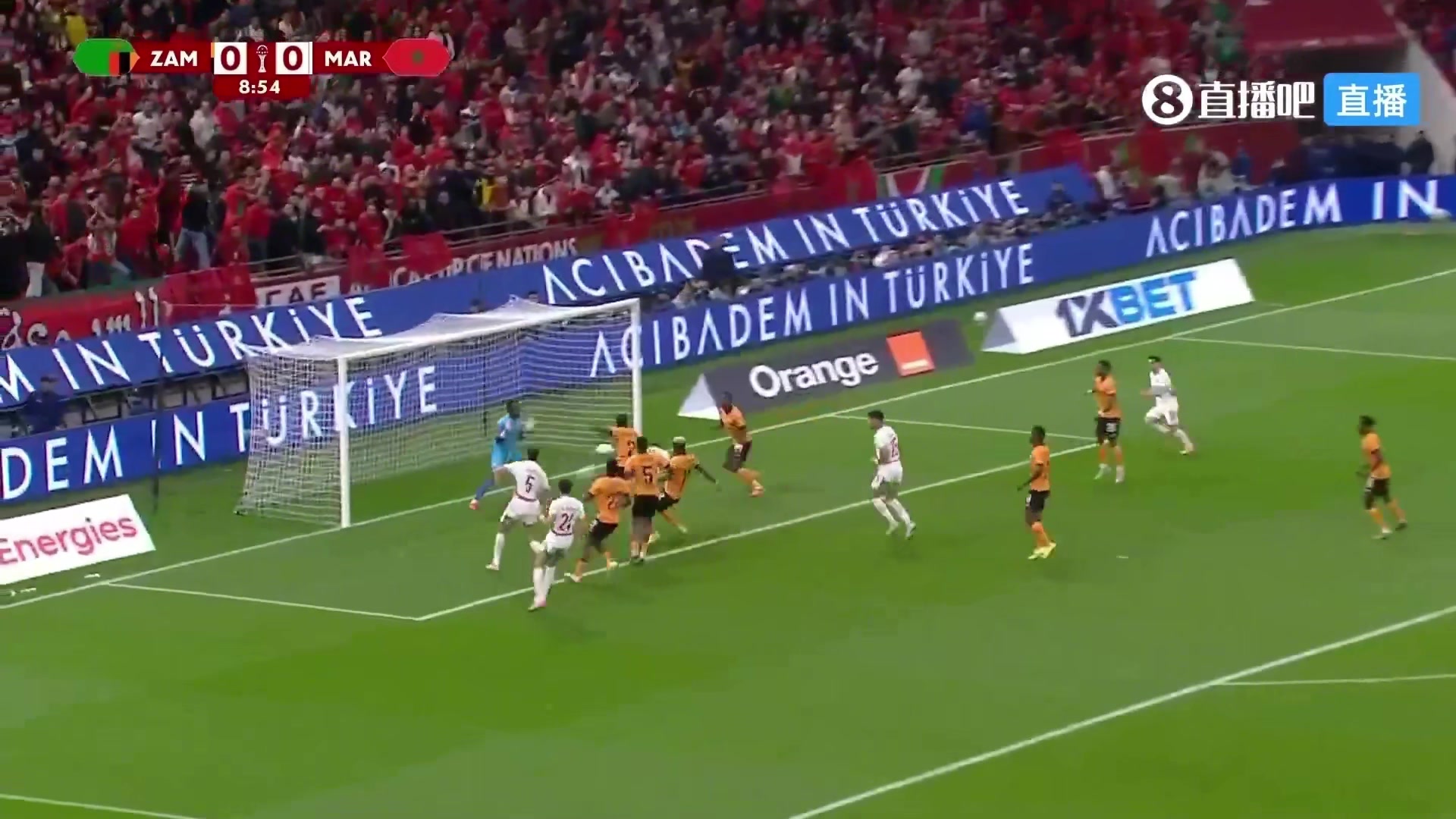 卡埃比人群中鱼跃俯身冲顶破门,摩洛哥1-0领先赞比亚!