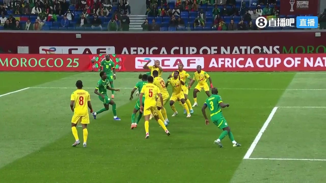  塞内加尔先下一城！迪亚塔定位球传中，塞克头球攻门得手！