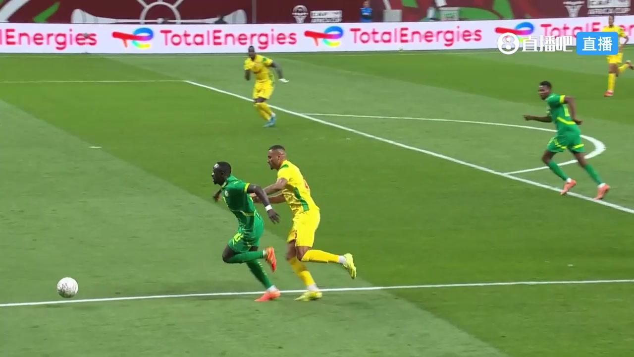  塞内加尔再下一城！马内断球助攻，迪亚洛跟进推射破门！