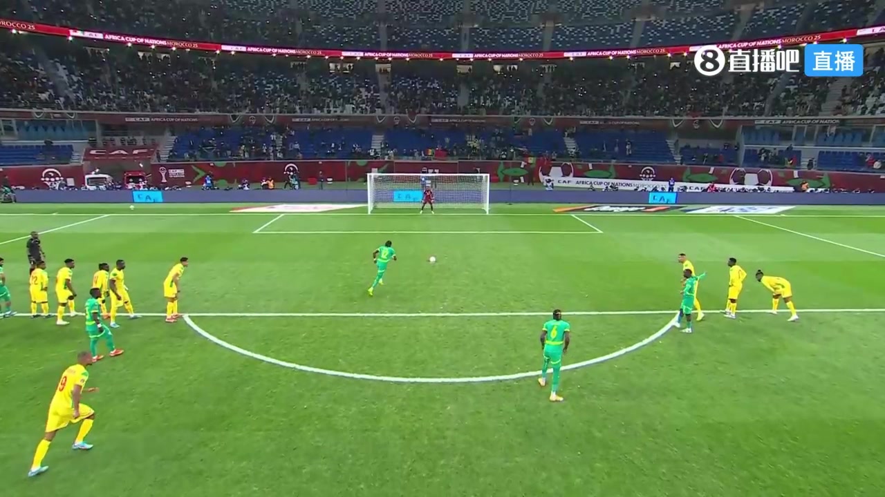  塞内加尔3-0锁定胜局！姆巴耶杀入禁区造点！恩迪亚耶点球破门！