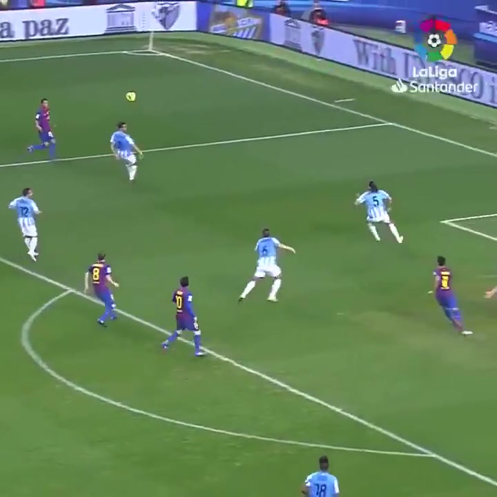 [你怎么看？]单枪匹马打崩对手防线！12年梅西的日常：轻轻松松帽子戏法！