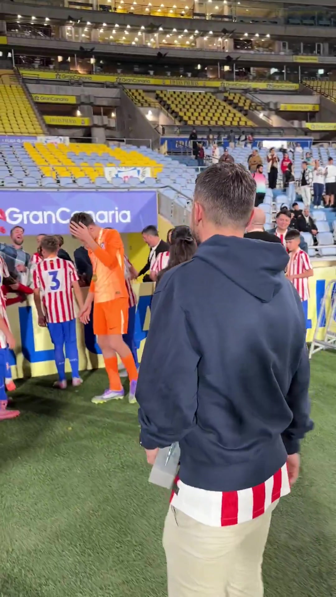 【集锦】星二代！大卫-比利亚和他的儿子现身马竞青训，传奇正在