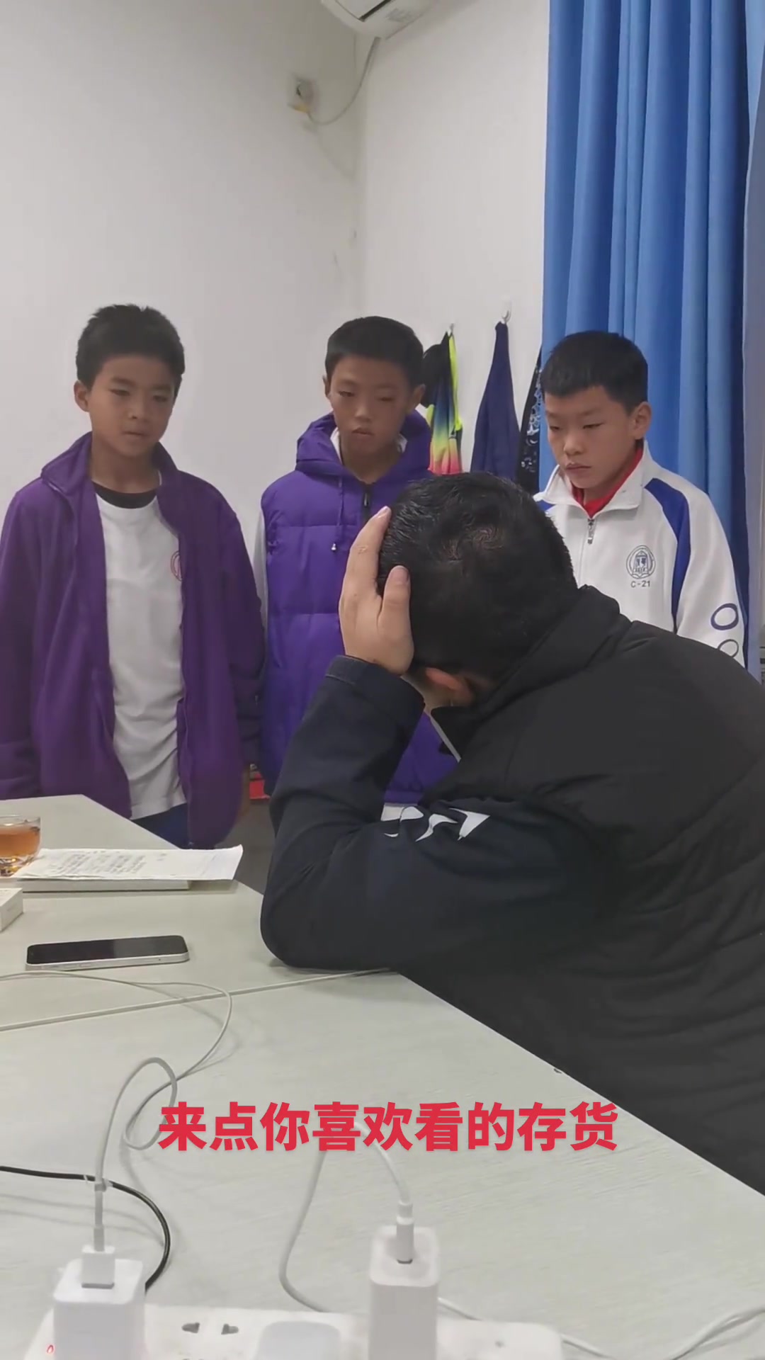 【你怎么看？】当年小将吕孟洋和刘凯源打架时用嘴巴咬人，董路：狗才咬人呢