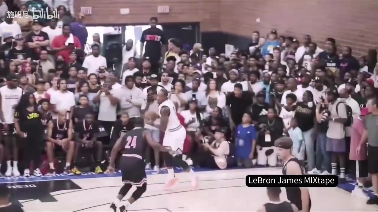 [集锦]潇洒写意！詹姆斯NBA赛场外的妙传混剪！球商也是顶级
