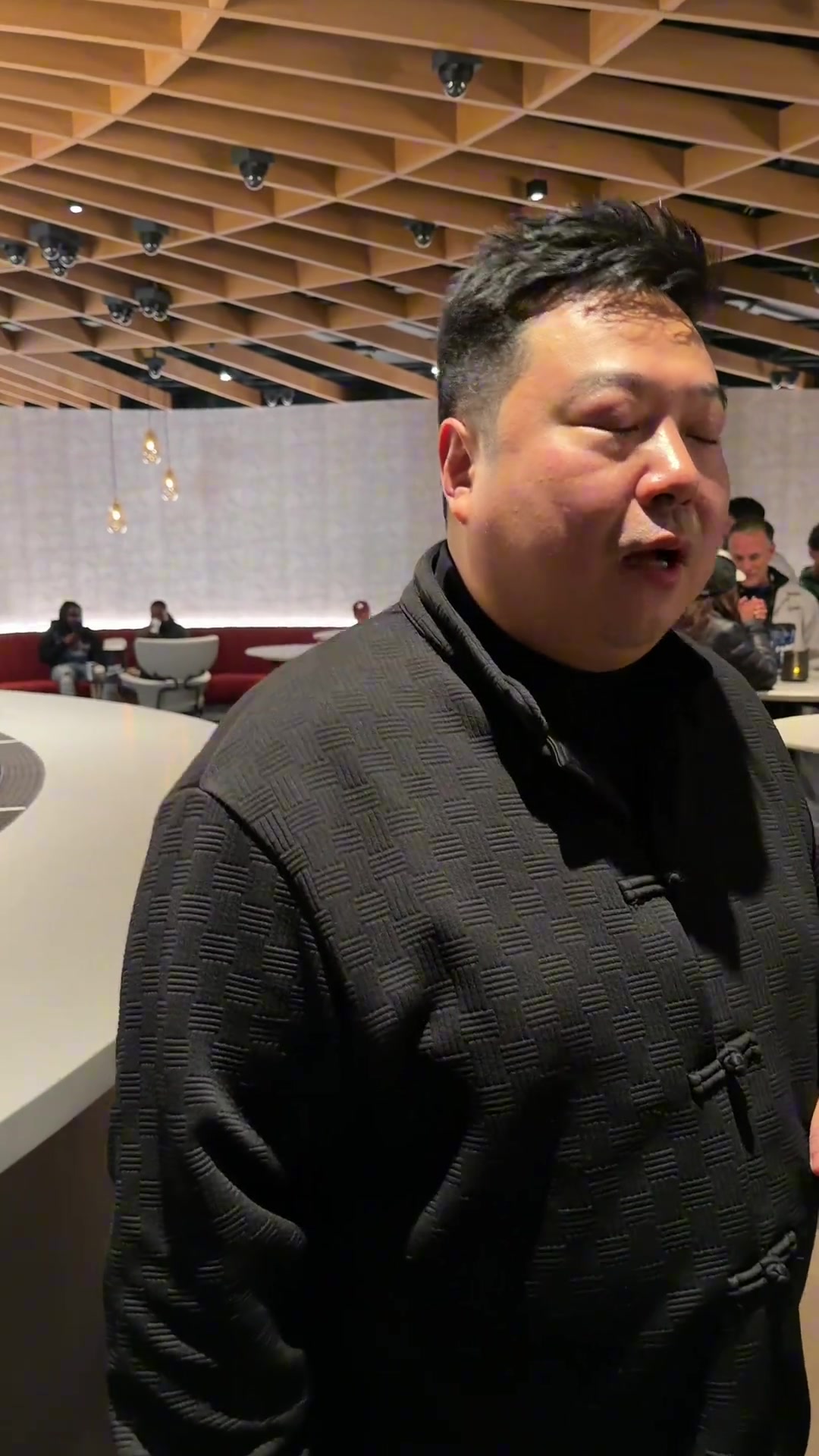 [有道理嘛?]被认出来了！网红瑞哥英语在美国和凯尔特人球迷亲切交谈