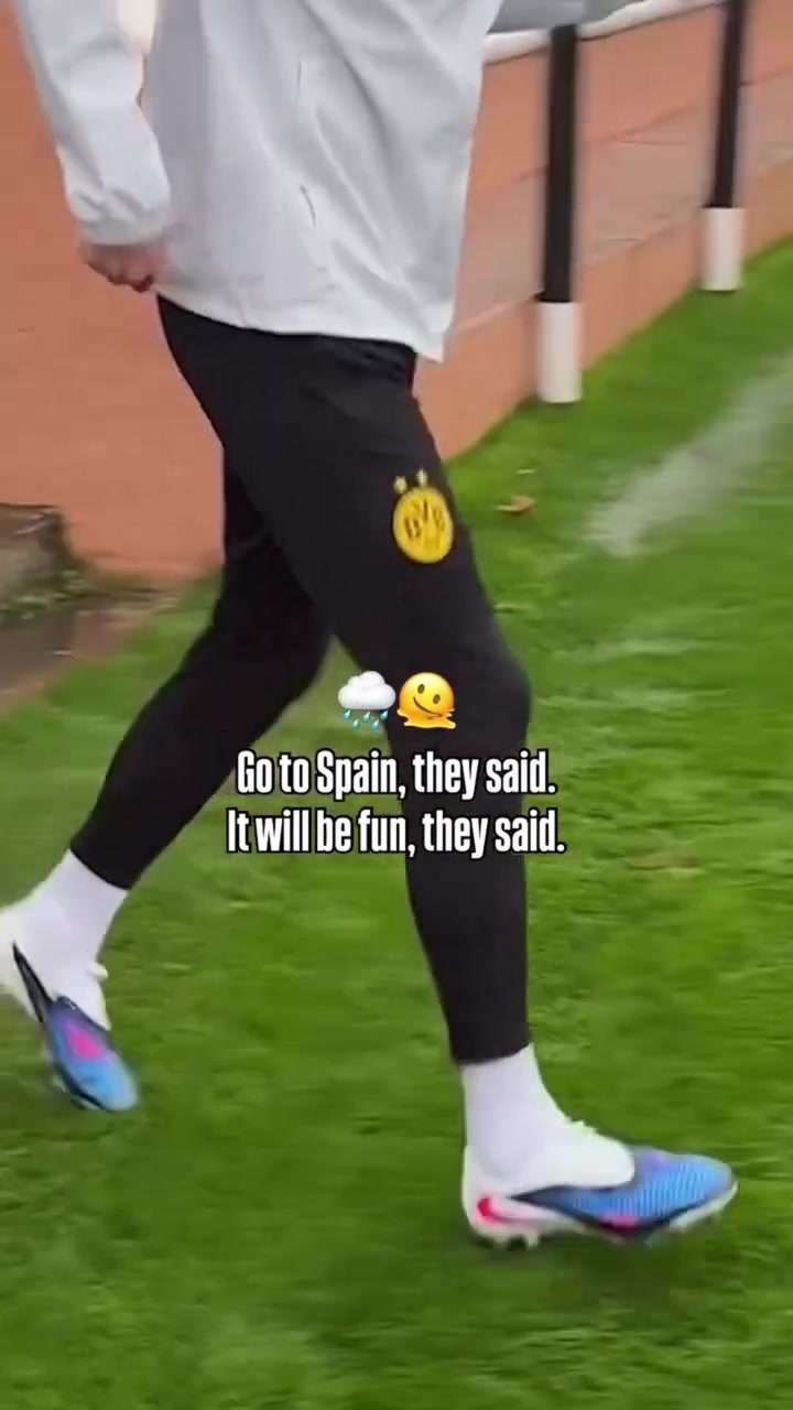 [推荐]模拟雨战是吧！多特蒙德在马贝拉的集训片段！