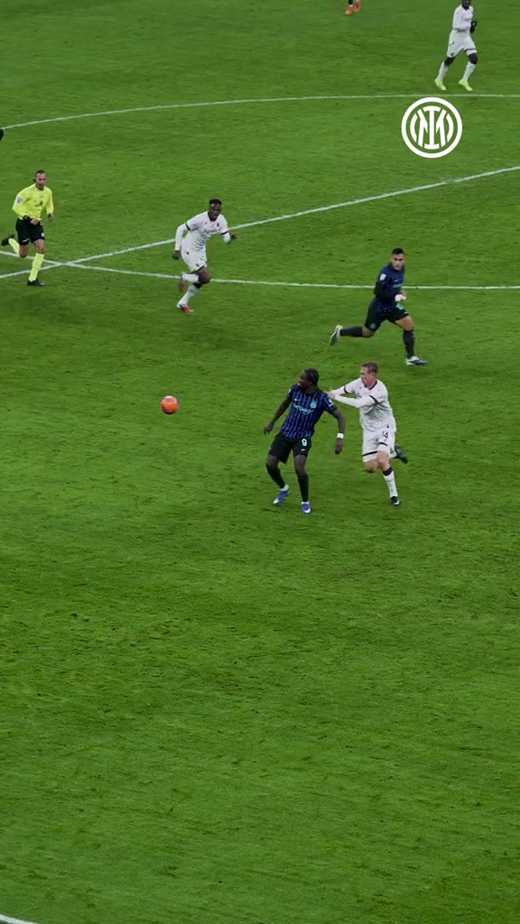 [视频]行云流水！实拍：小图拉姆+劳塔罗+泽林斯基默契配合击穿博洛尼亚