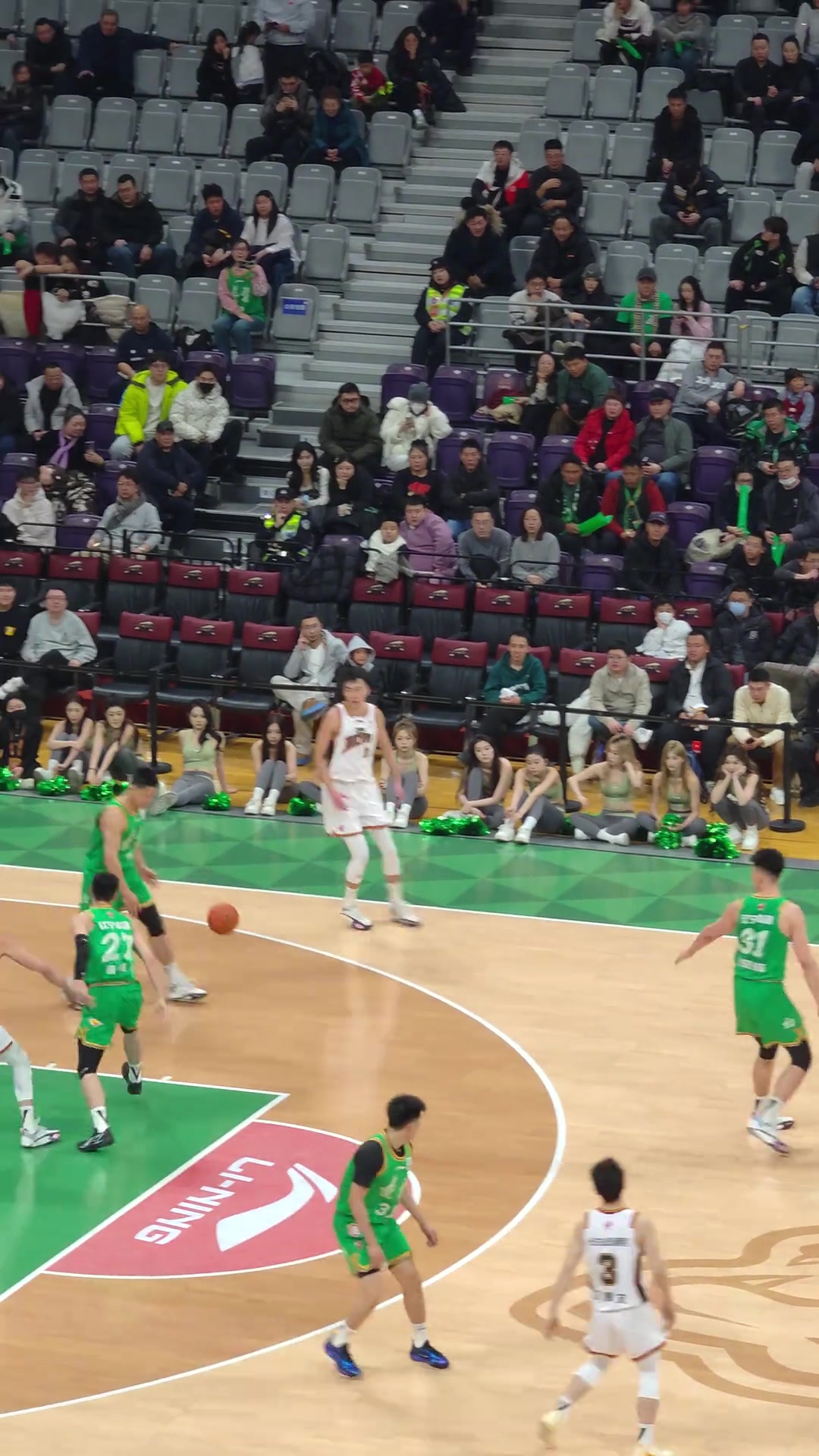 [集锦]严重怀疑现场看cba的都是奔着拉拉队去的~