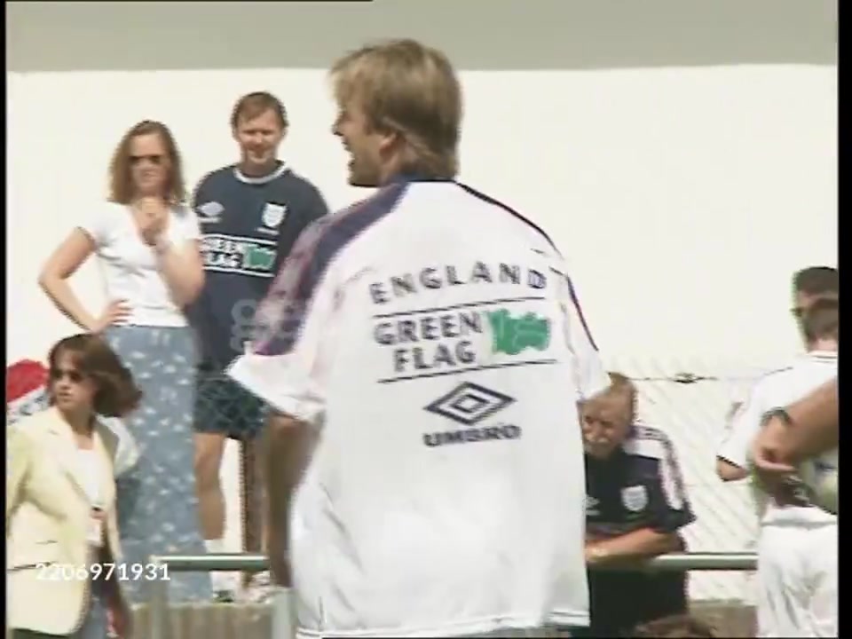 【英超】帅成这样当然是万人迷！贝克汉姆年轻时的训练！