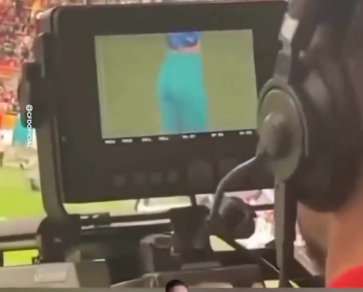 [五洲]摄影师你偷拍别人小姐姐就是你的不对了