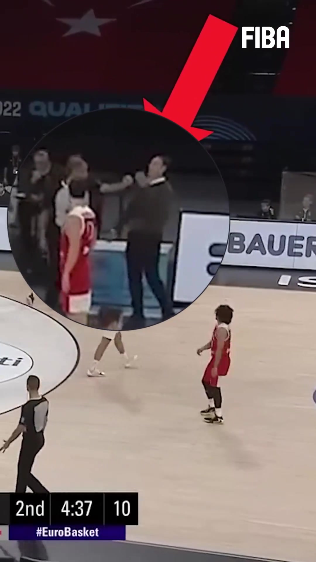 【今日视频】篮球教练也是个高危职业，除了动脑还得有个好身体！