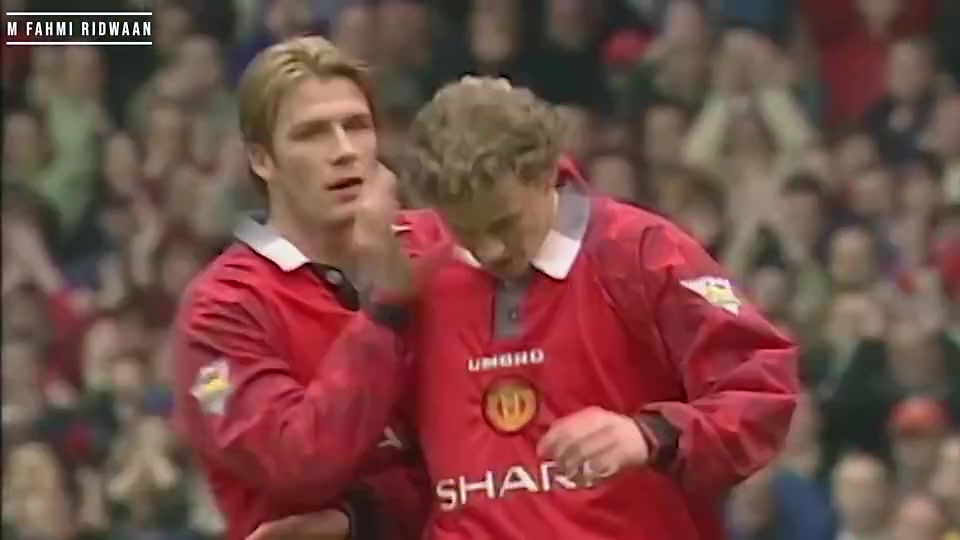 【你怎么看？】索尔斯克亚红牌被曼联球迷评为：曼联史上最伟大的红牌！