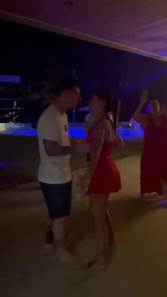 【推荐】梅西：跳舞的时候，我得有点微醺才行，哈哈