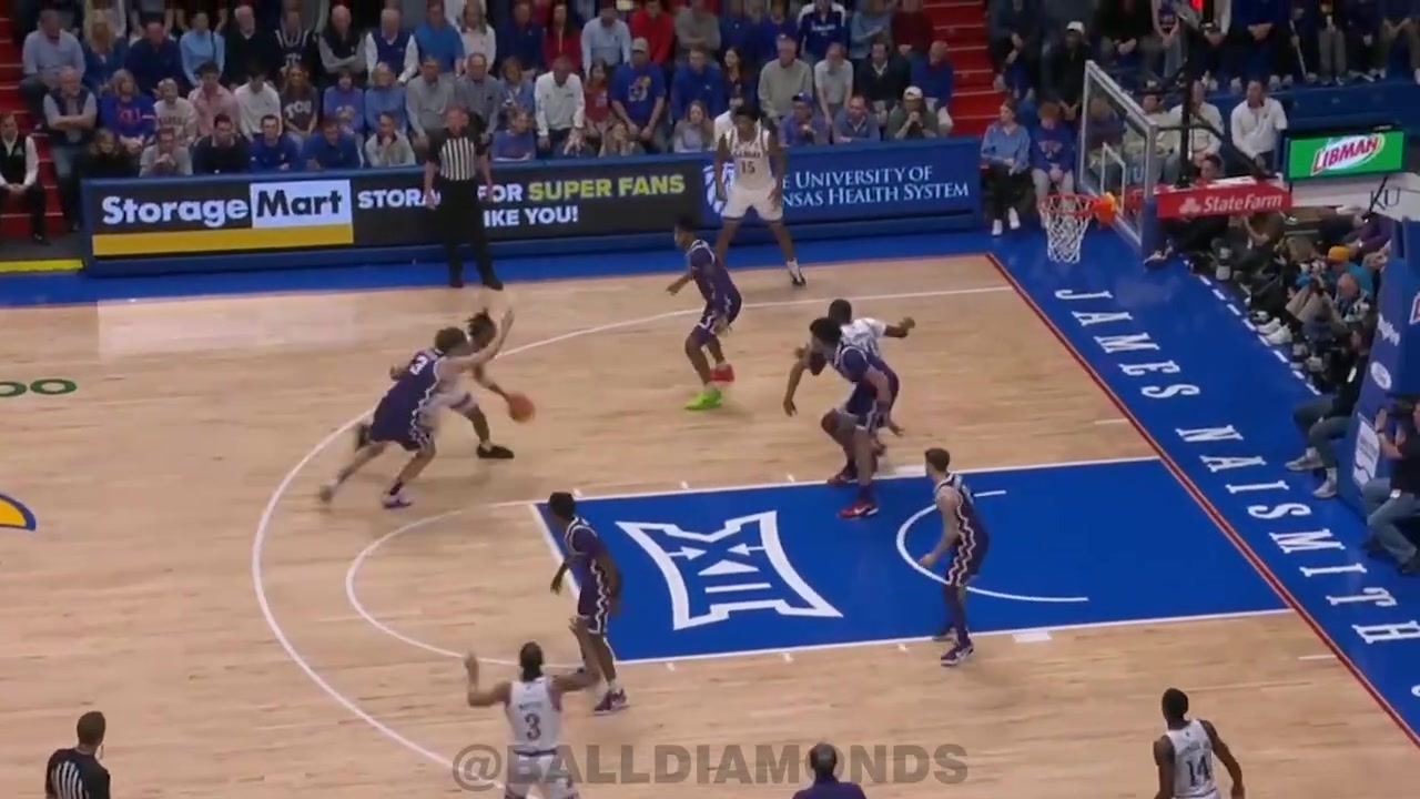 [值得一看]不伤就是状元？皮特森复出狂轰32分6板！进攻技巧太成熟了！