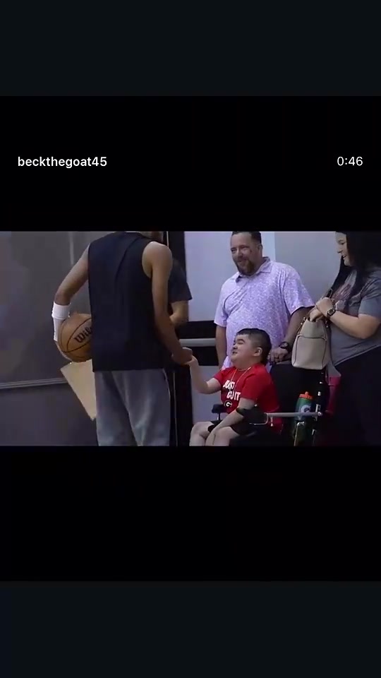 [球迷看点]真走了！特雷·杨今早还晒告别视频，送给他的铁杆小