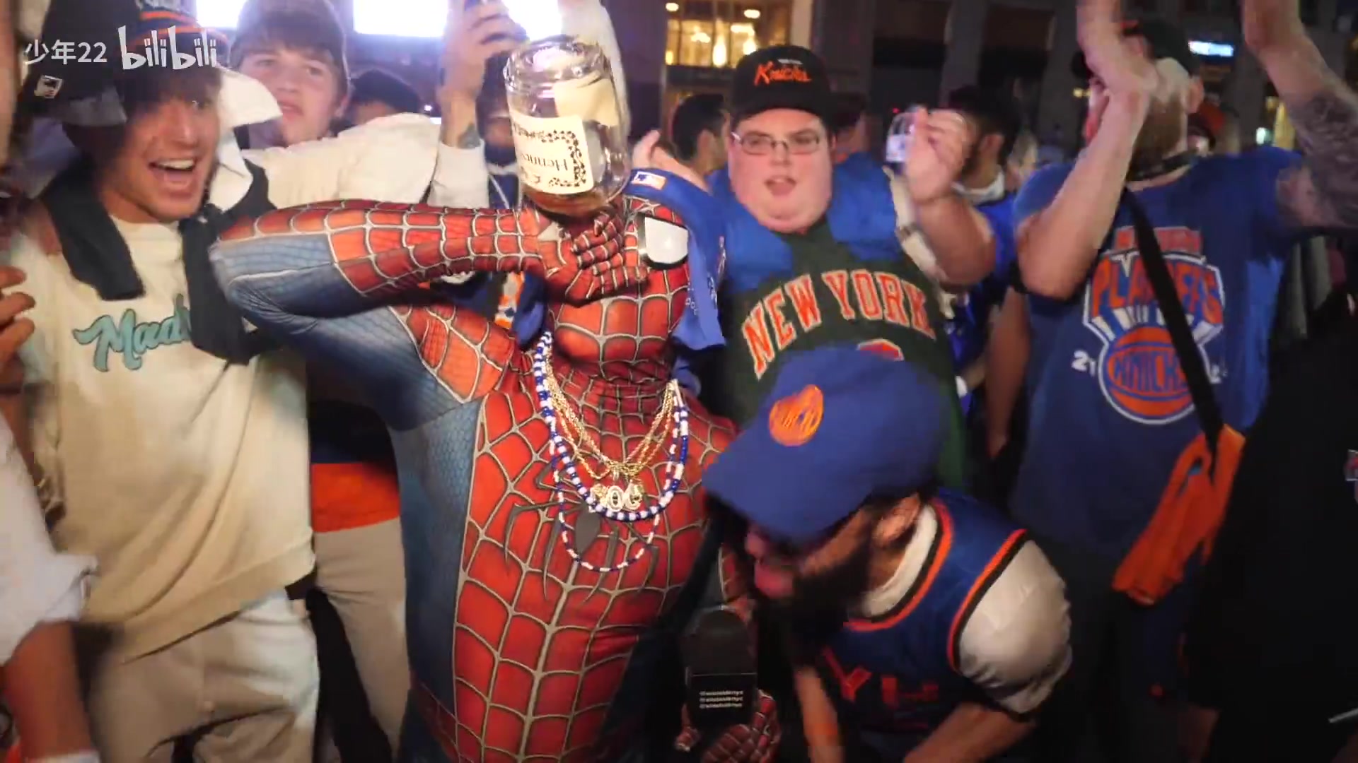 [你怎么看？]经典咏流传！名场面：纽约球迷们激动地表达对吹杨