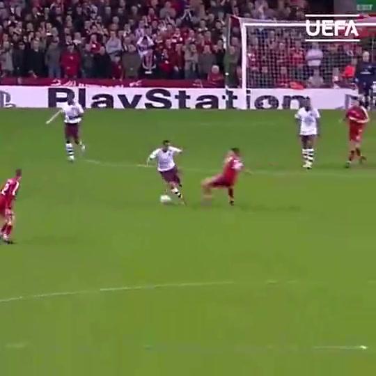 【推荐视频】欧冠名场面！沃尔科特对阵利物浦上演世纪助攻