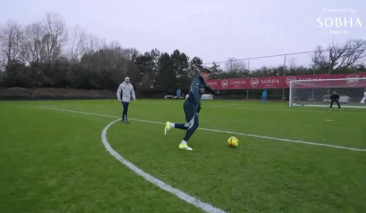 【值得一看】备战利物浦！约克雷斯在今日训练中连续练习射门，射门状态还不错