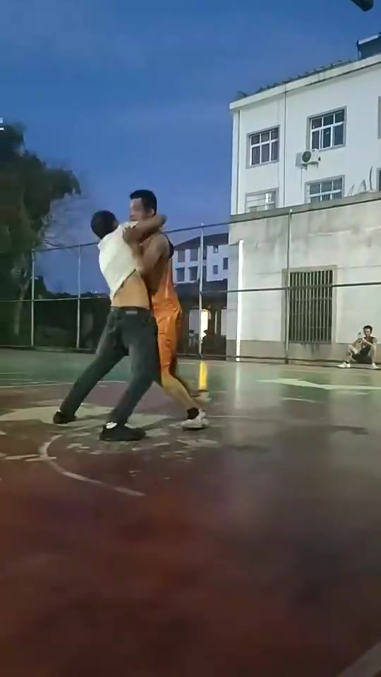 NBA的对抗不值一提，真对抗还得看我们的野球场