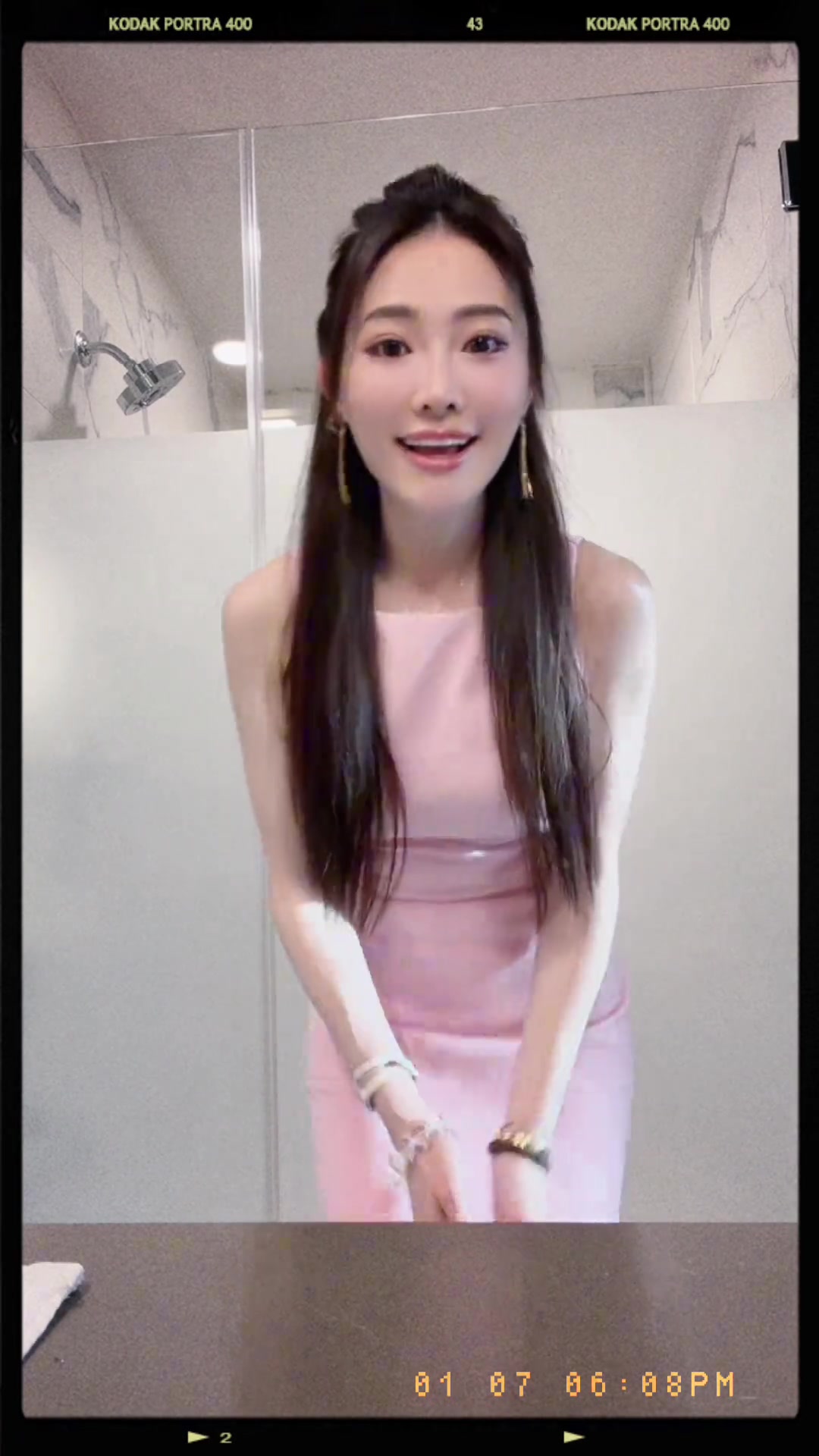 【体育精彩时刻】⚽美美哒！前方女记者孟超✨赛前准备上班时候的