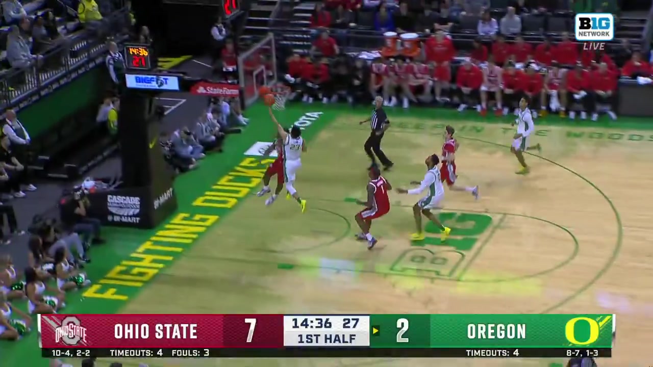 [视频]强硬终结！林葳快下接球，空中对抗上篮打破得分荒~