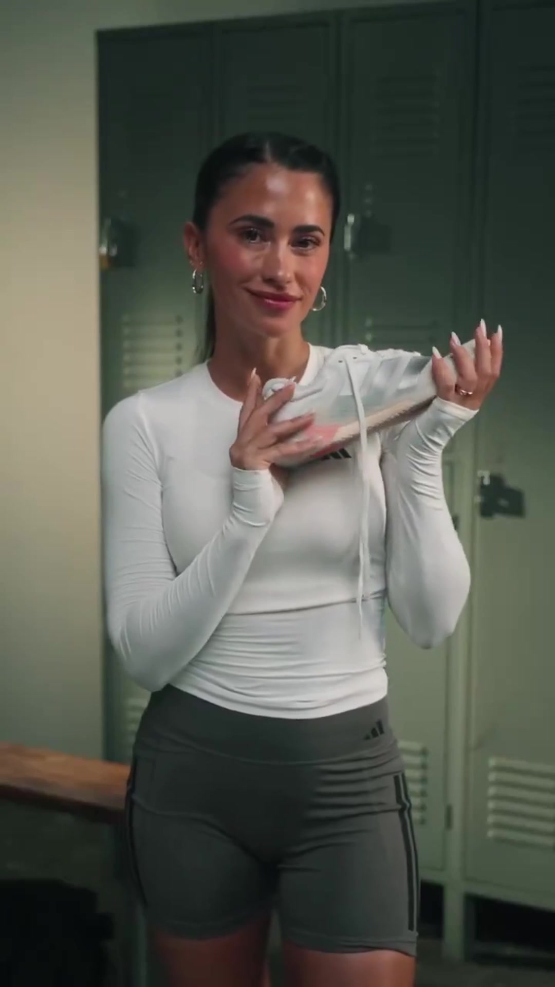 [推荐视频]梅西点赞！安妞阿迪广告视频大火