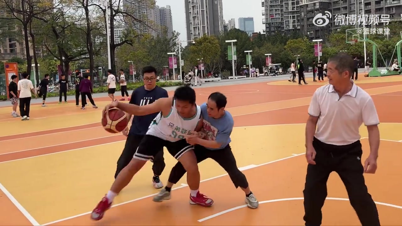 [集锦]恶犯大王？这样的人，谁还跟他打球啊