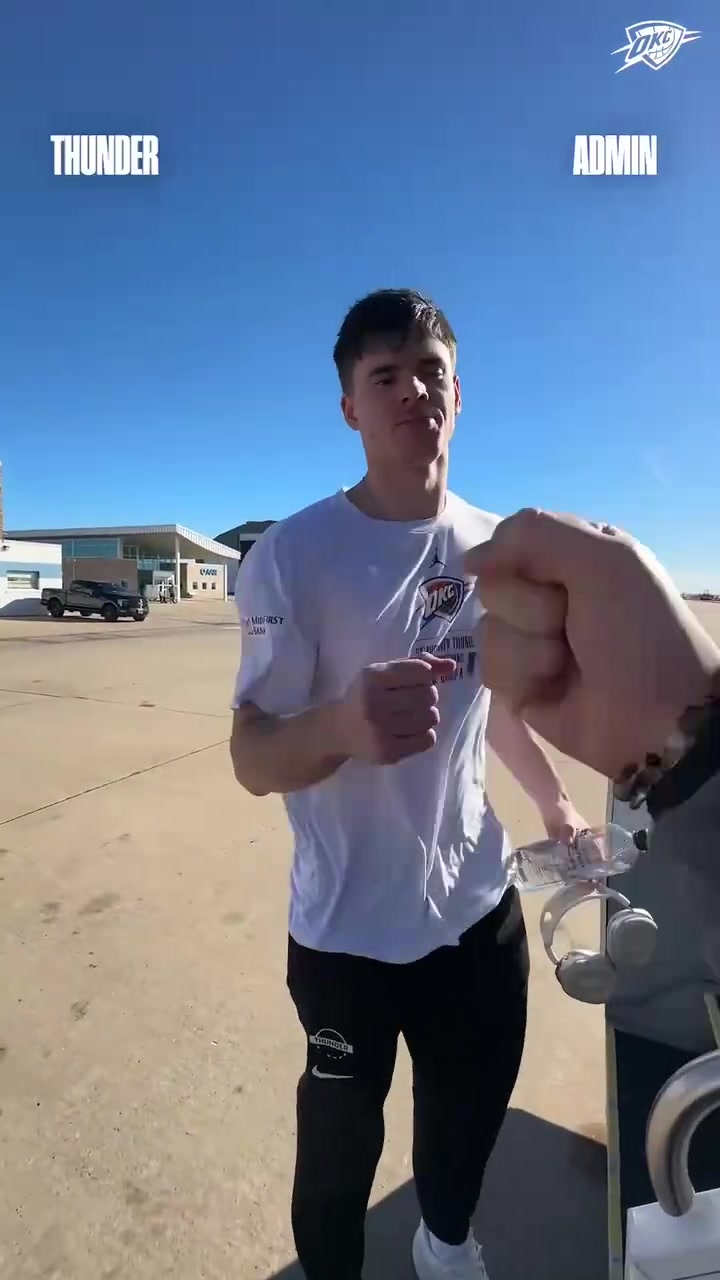 【推荐视频】这胜率有点恐怖了！雷霆球员与球队小编的石头剪刀布比拼！