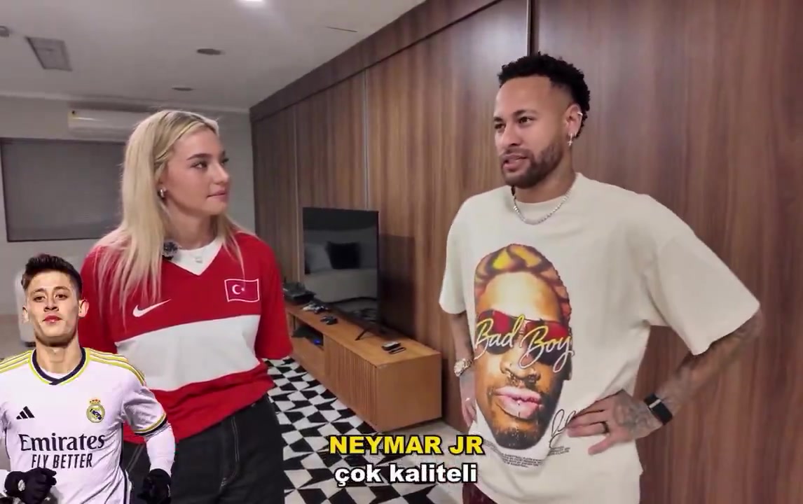 [精选热播]内马尔⬆️在小姐姐面前猛夸居勒尔：目前世界上最好