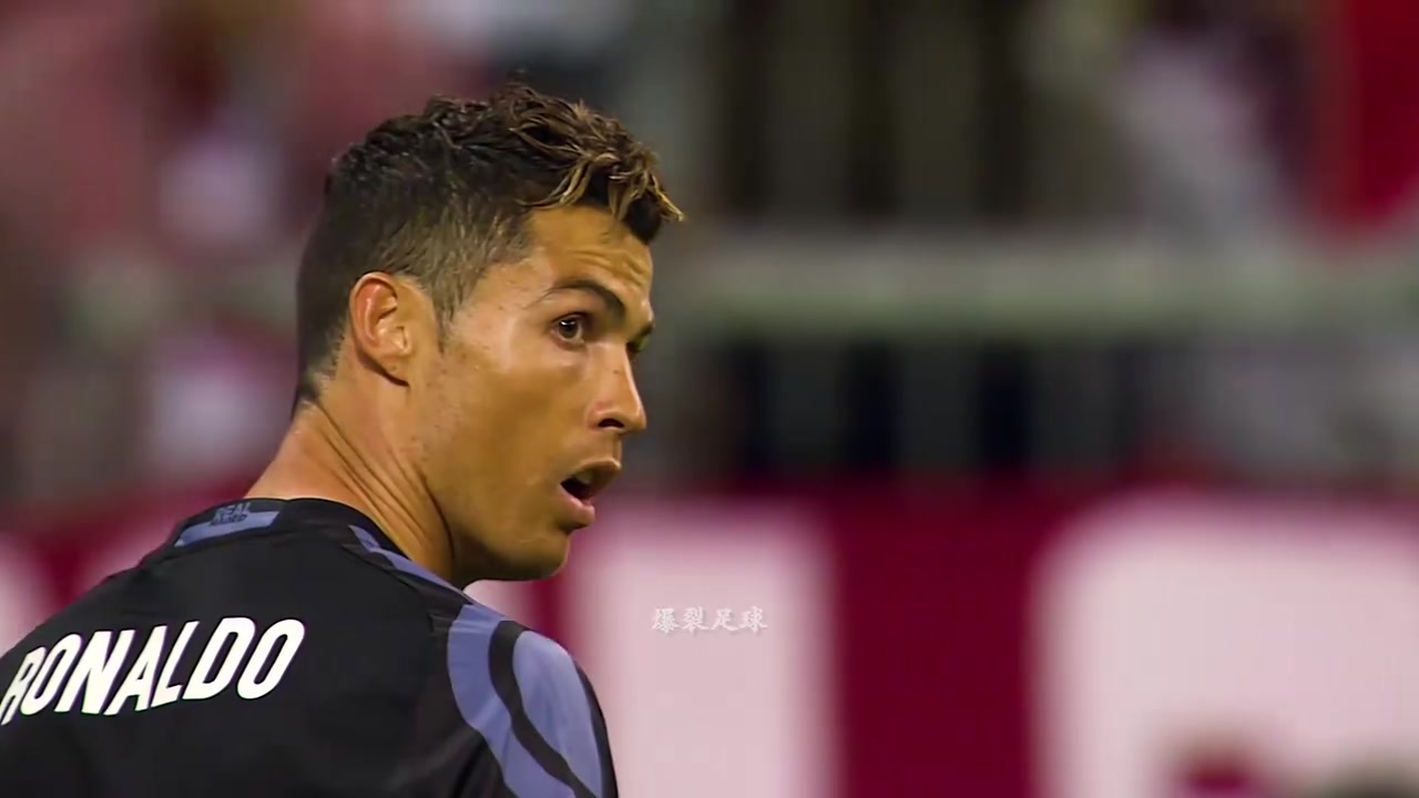 毫不讲理的攻城锤！C罗头球精彩集锦！就压着你把球顶进！