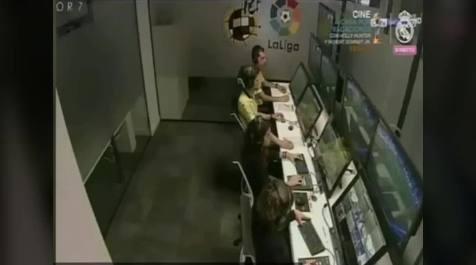 【视频/集锦】西班牙超级杯决赛主裁又是他！皇马TV曝他曾击掌庆祝皇马丢球