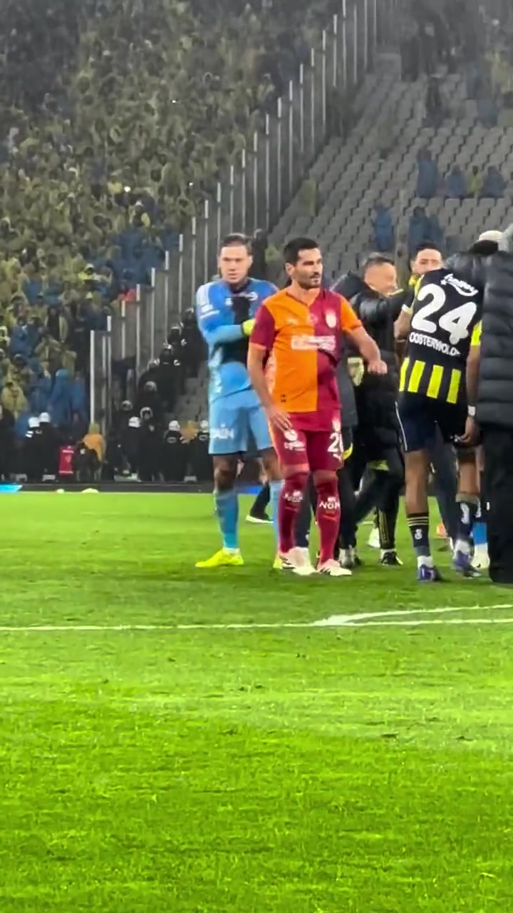 【视频/集锦】老友重逢！费内巴切夺土超杯冠军，赛后京多安与埃德森拥抱交谈