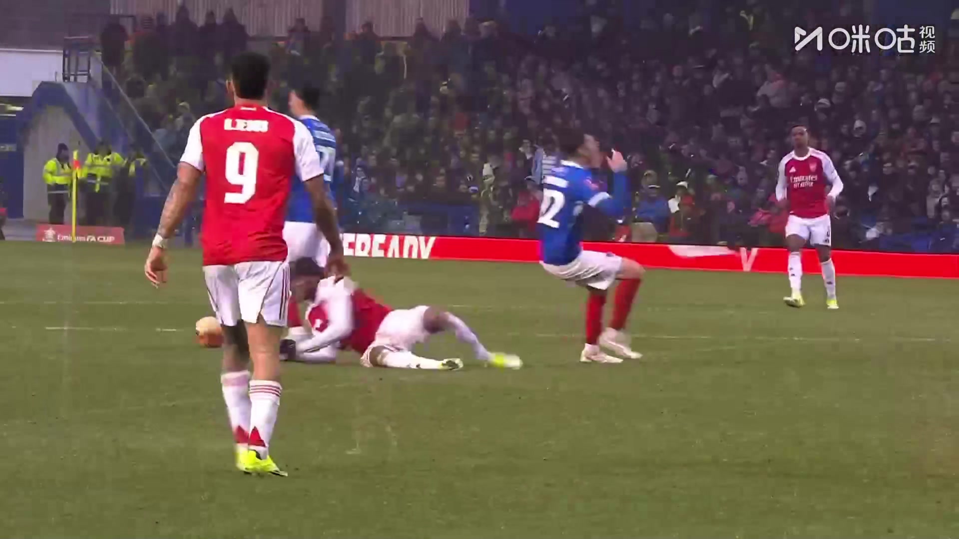 热苏斯精妙弧线助攻马丁内利破门！解说：这球传的太妙了！