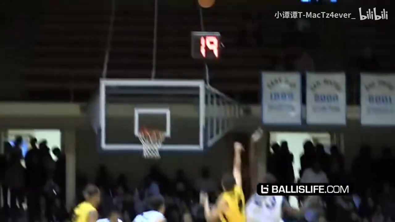 【推荐视频】无解三分连珠炮！这时候的库里打球太灵动了！