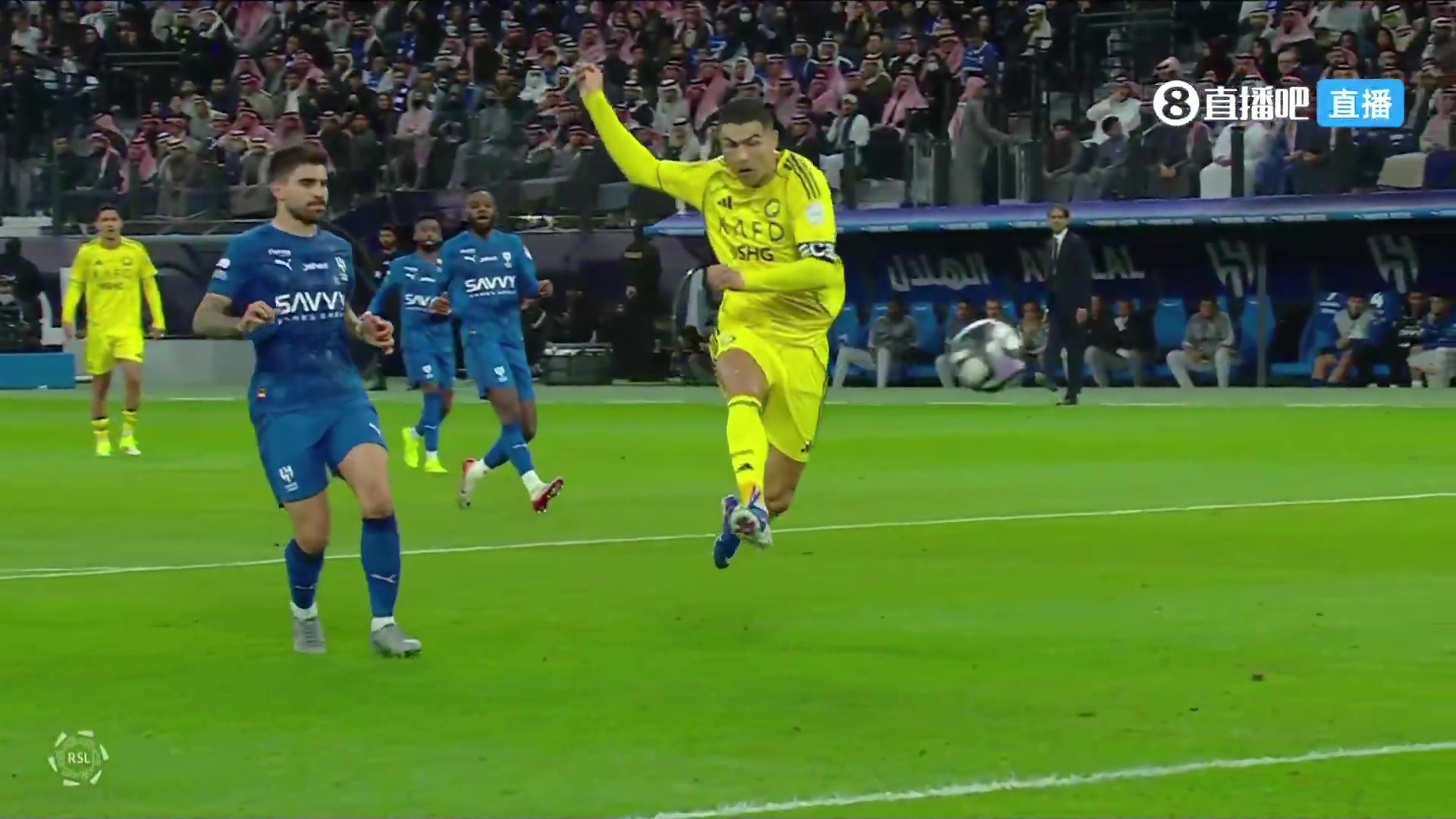 Siuuuu！菲利克斯长传策动，科曼助攻C罗破门！