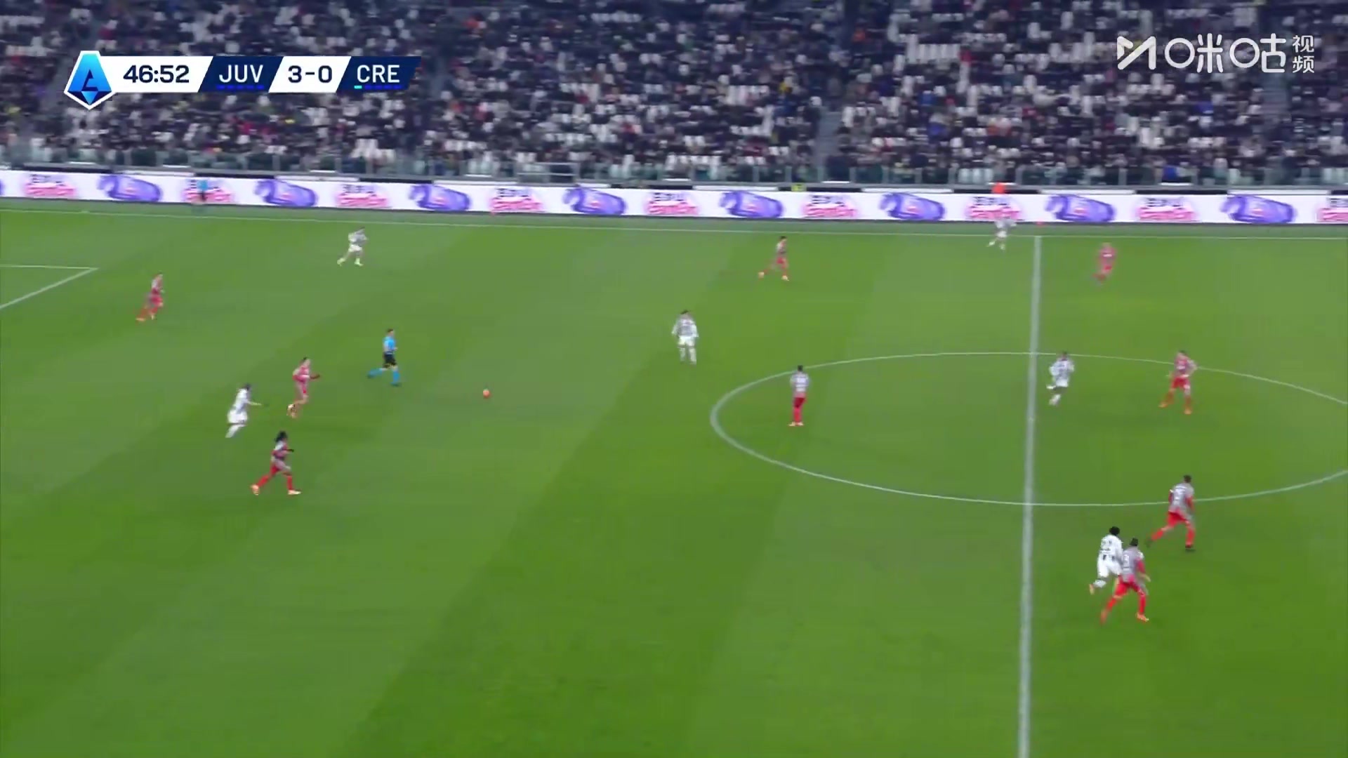 尤文4球领先！米雷蒂外脚背直塞，麦肯尼过掉门将后打空门造乌龙