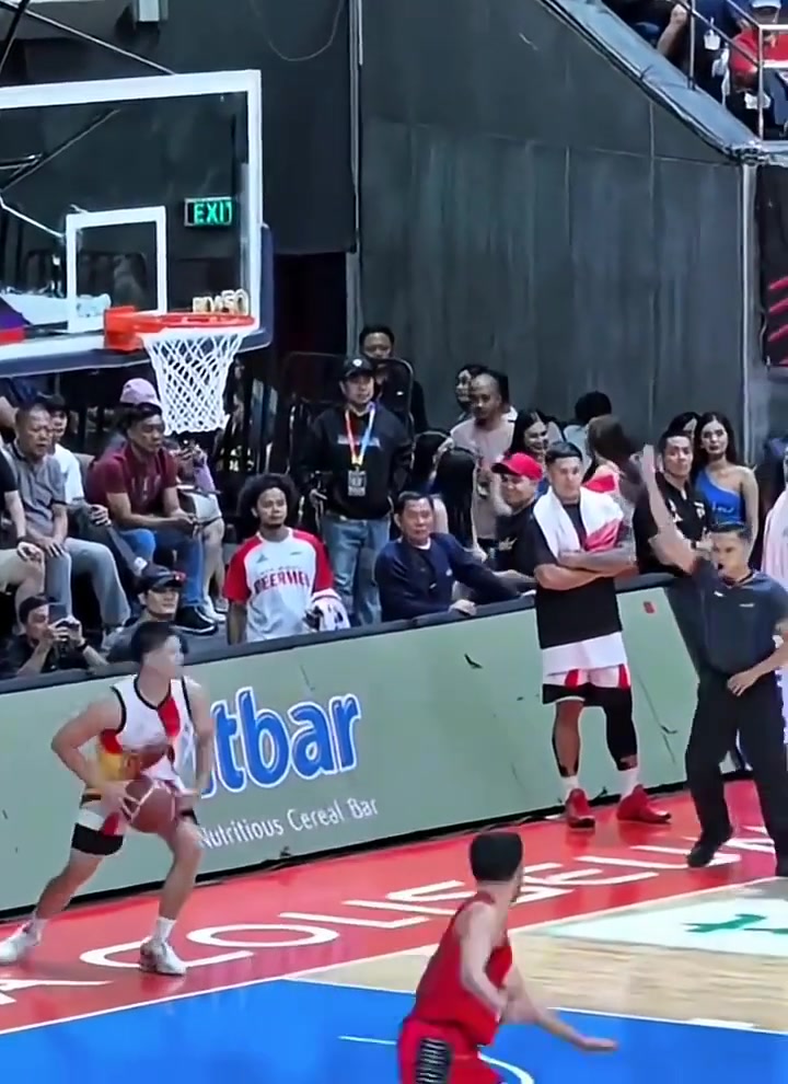 【篮球】不懂就问，这是什么哨？