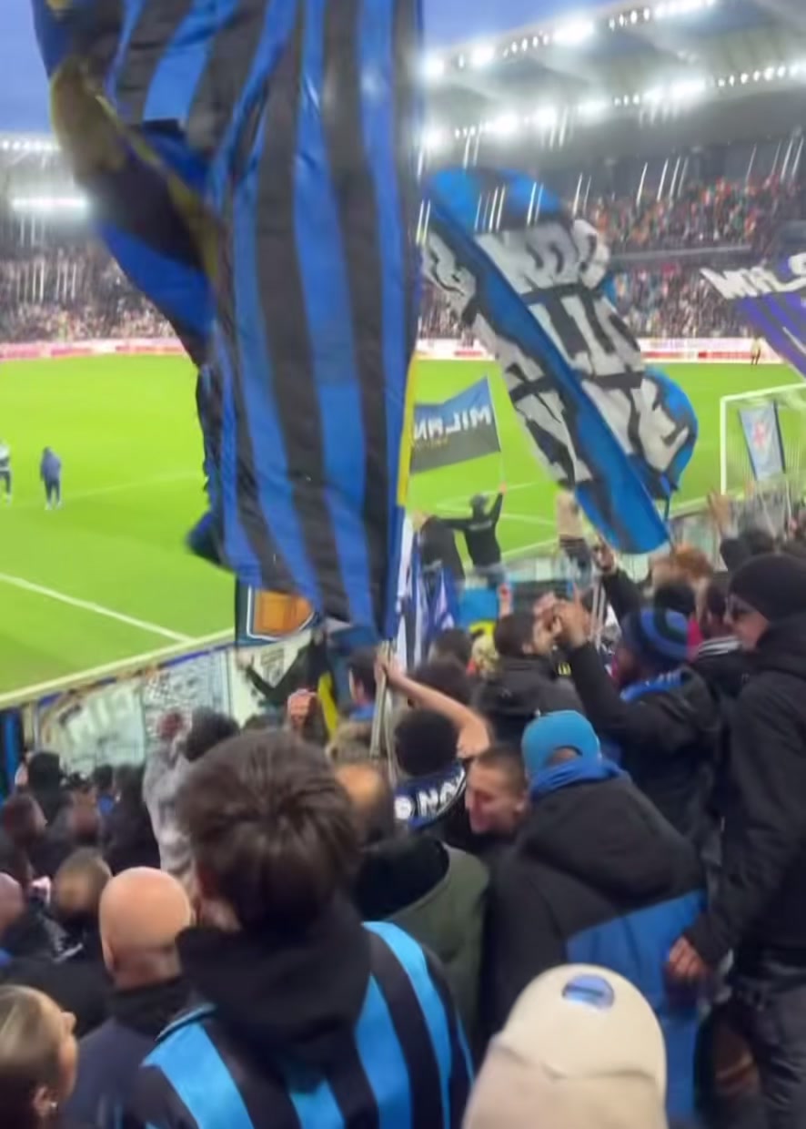 赢球开心！实拍：国米球迷赛后在看台玩起“谁不跳谁是米兰人”