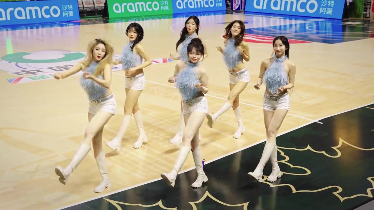 【精彩剪辑】同曦美女啦啦队跳《库里之歌》，都是大长腿小姐姐！