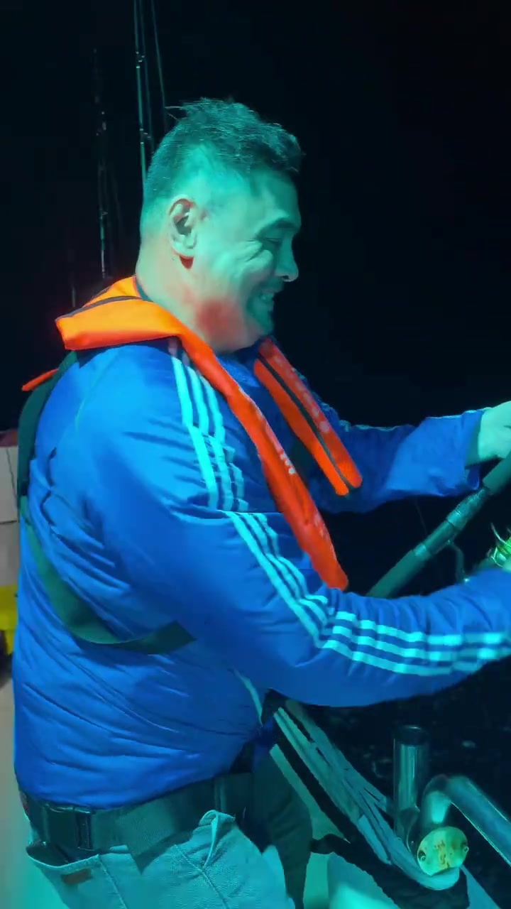 [推荐]这个真的牛啊！刘玉栋晒出海钓鱼视频，钓上来一只百斤重