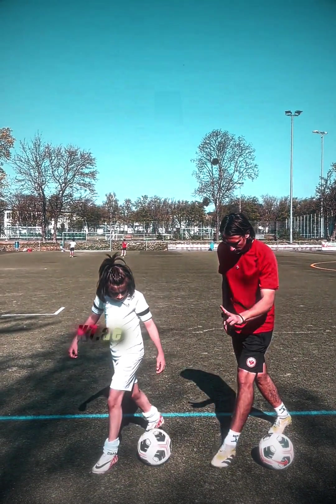 [视频/集锦]足球技巧，吧友们一起学起来