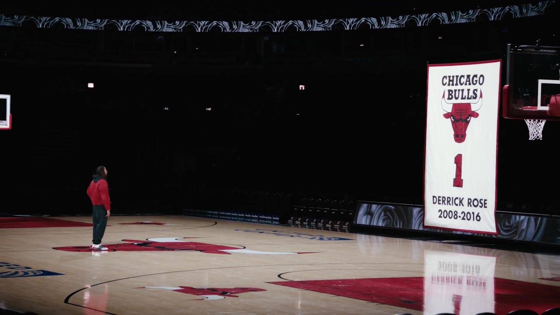 【球迷狂欢瞬间】风城玫瑰明日罗斯公牛1号球衣退役仪式⬇️!公 【球迷狂欢瞬间】风城玫瑰明日罗斯公牛1号球衣退役仪式⬇️!公