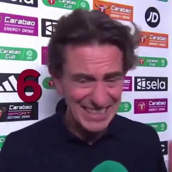 [体育精彩时刻]球迷已经有点“颠”了！热刺球迷恶搞弗兰克：❕