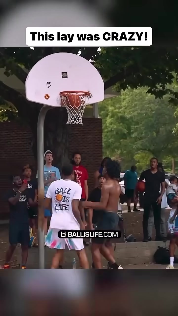 [推荐]国外野球场惊现逆天拉杆上篮，这个是真牛逼啊！