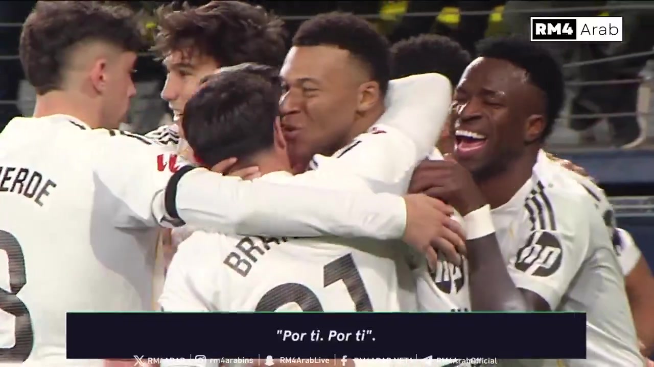 [姆巴佩]有爱！罚进勺子点球后，姆巴佩亲吻迪亚斯：为了你，为了你！