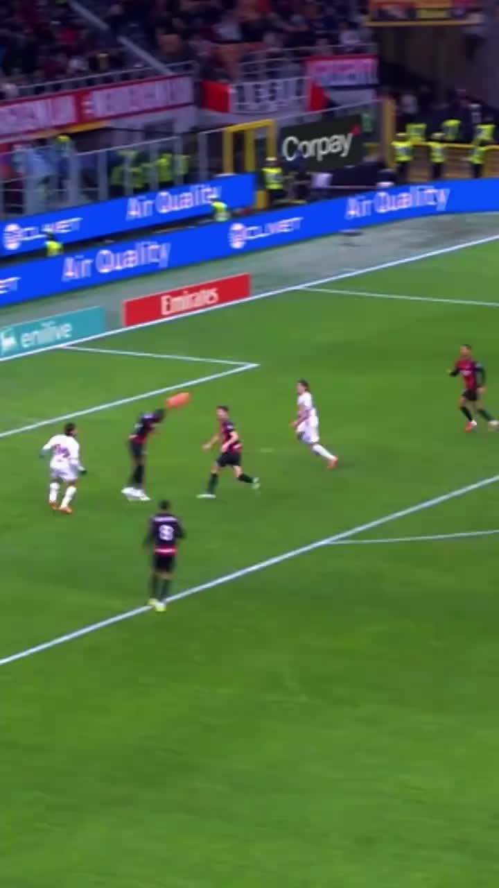 【精彩剪辑】如果足球世界有艺术品，那一定是莫德里奇的外脚背