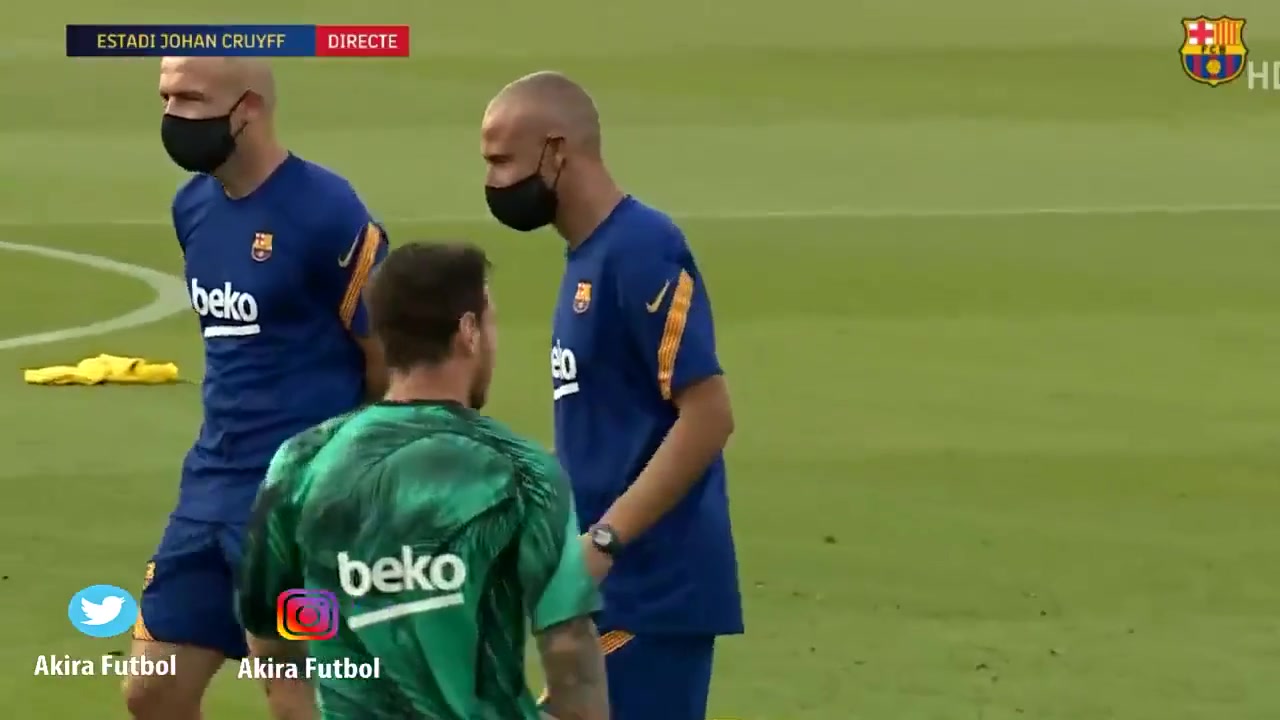 [有道理嘛?]助教看开心了！名场面：梅西当年训练随意一脚打入